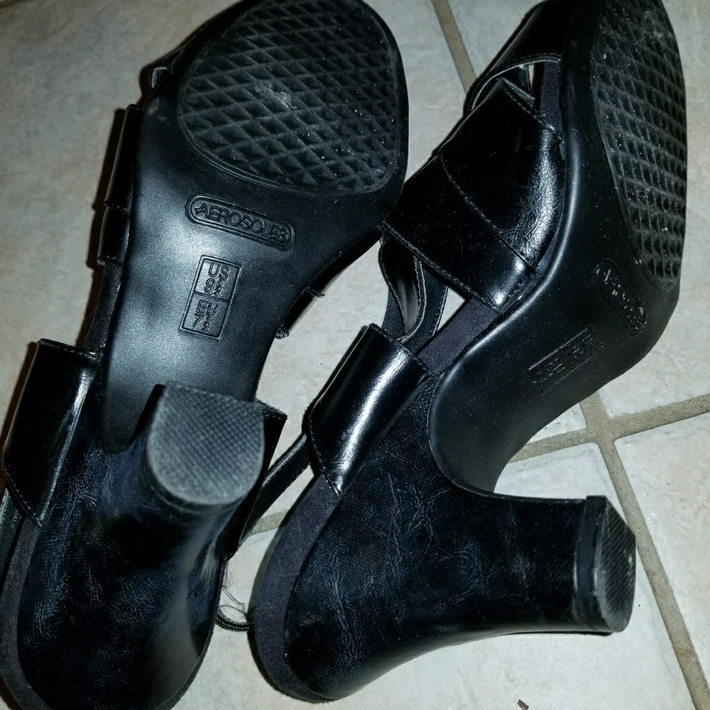 Shoes - Picture 3 of 4